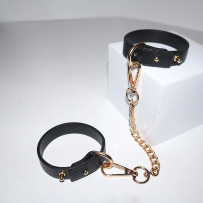 1pc PU Leather Cuffs with Golden Chain - Elegant Black Female Slave Cuffs for Bondage, Roleplay, and Adult Entertainment, Stress Relief Accessories, Adult Entertainment Accessories|Elegant Cuff Design|Durable Leather Cuffs, L