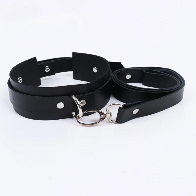 Sexy Adjustable Synthetic Leather Bondage collar with Chain-like Strap - Extreme Fetish neck cuffs for Adults, Role-Play, Formal Events - Easy-to-Clean Synthetic Material (Non-Washable) - Matte Black BDSM Accessory, Romantic (Copy)