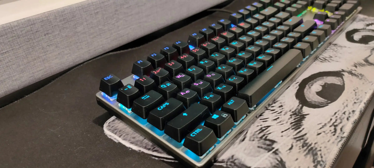 Green/Black Tea Axis Keyboard