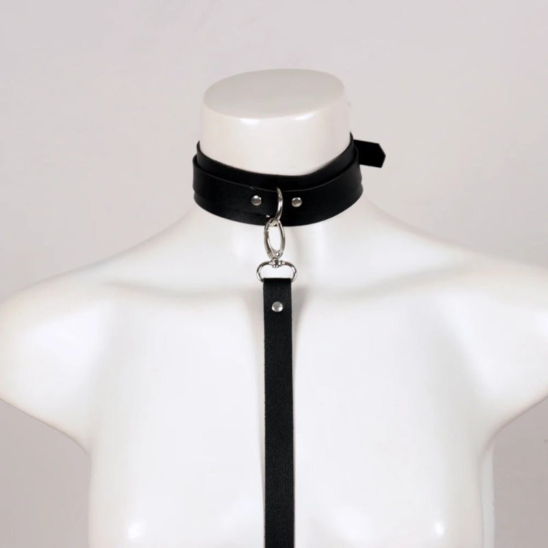Sexy Adjustable Synthetic Leather Bondage collar with Chain-like Strap - Extreme Fetish neck cuffs for Adults, Role-Play, Formal Events - Easy-to-Clean Synthetic Material (Non-Washable) - Matte Black BDSM Accessory, Romantic (Copy)